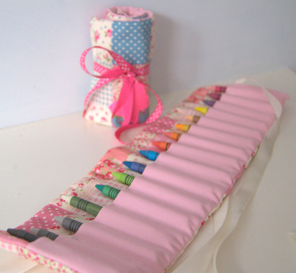 Crayon roll